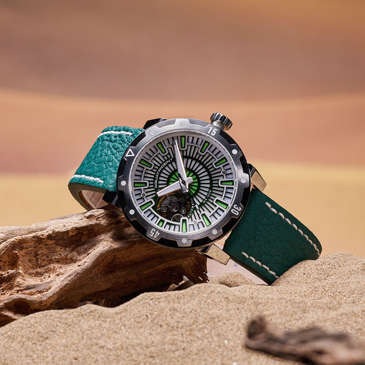 Horizon Diver. Full Lume Dial. Green Genuine Leather Strap. 40mm. AQ-23006-05A