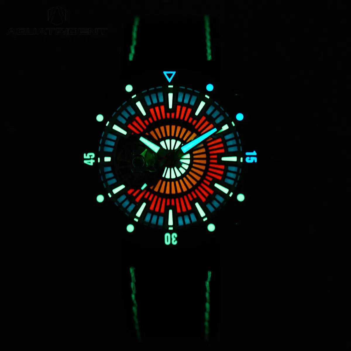 dark environment-Colorful luminescence on the dial