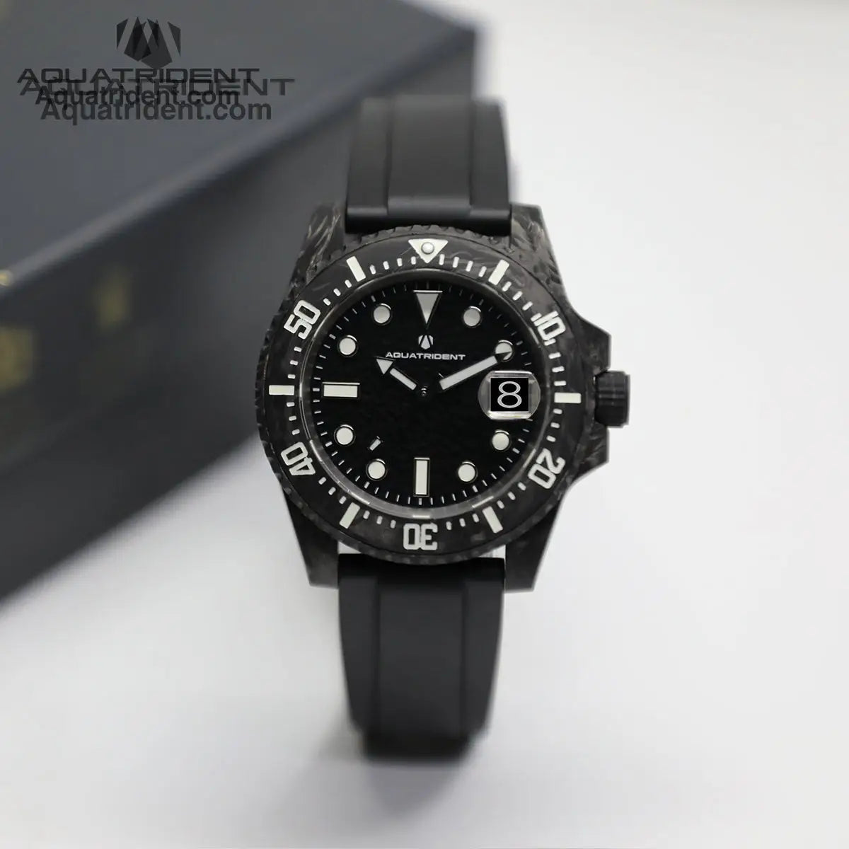 living scene-black carbon fiber case and bezel-Black rough textured dial with dates-balck fluororubber-watch