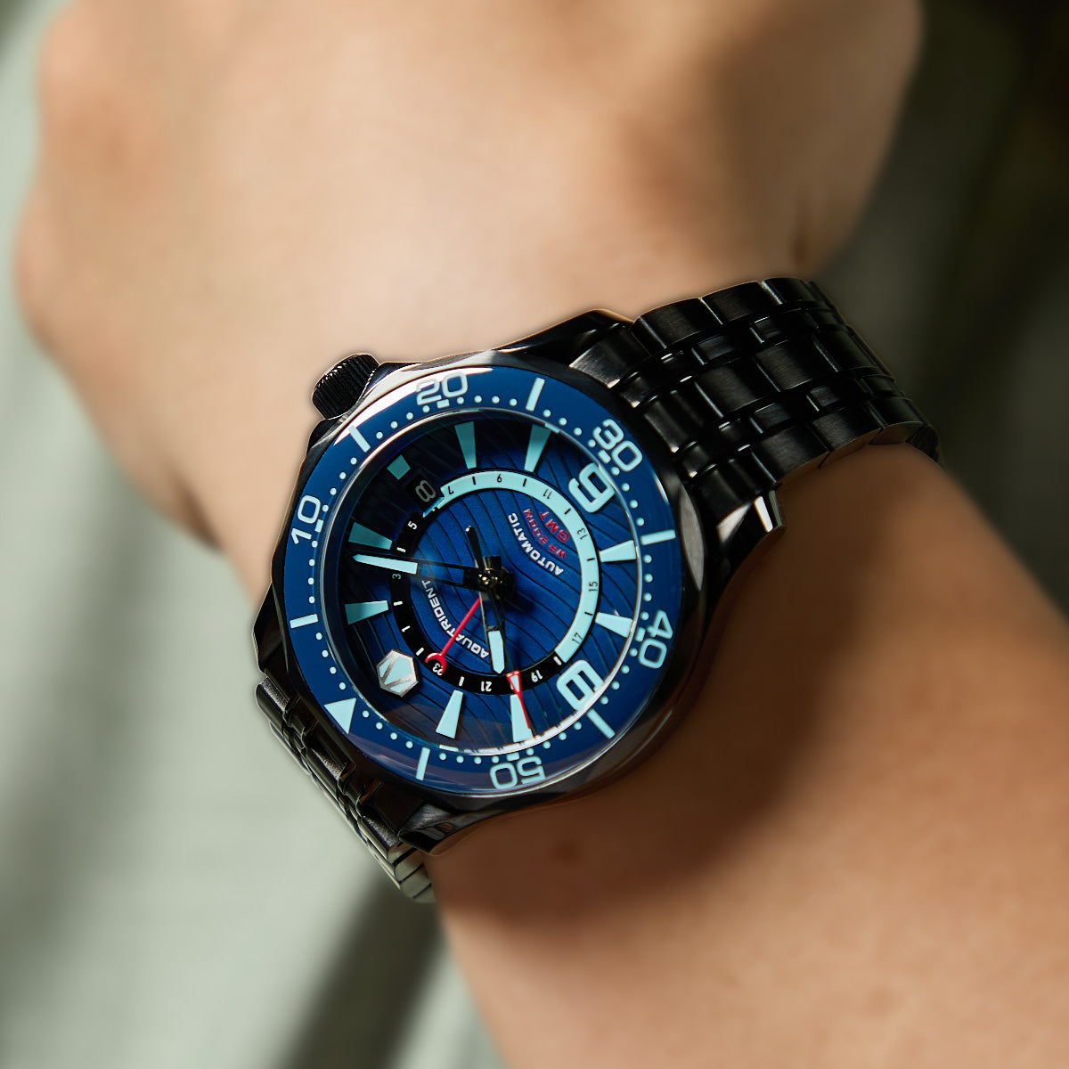 Mariner GMT Stainless Steel Watch. Semi-light gradient surface inside Blue Dial. AQ-24010-55