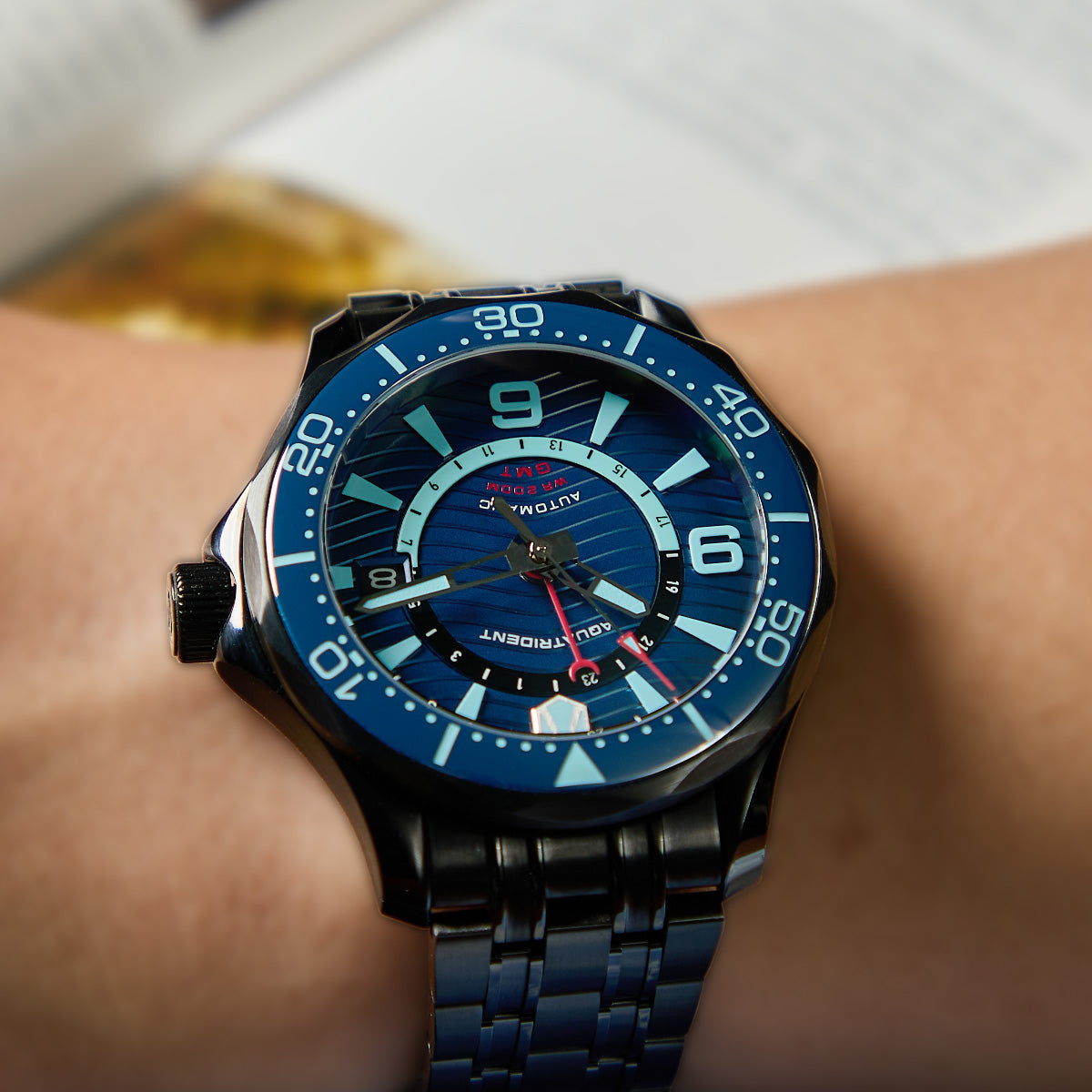 Mariner GMT Stainless Steel Watch. Semi-light gradient surface inside Blue Dial. AQ-24010-55