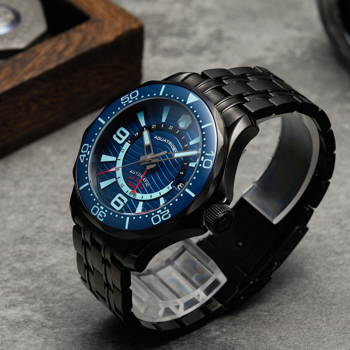 Mariner GMT Stainless Steel Watch. Semi-light gradient surface inside Blue Dial. AQ-24010-55