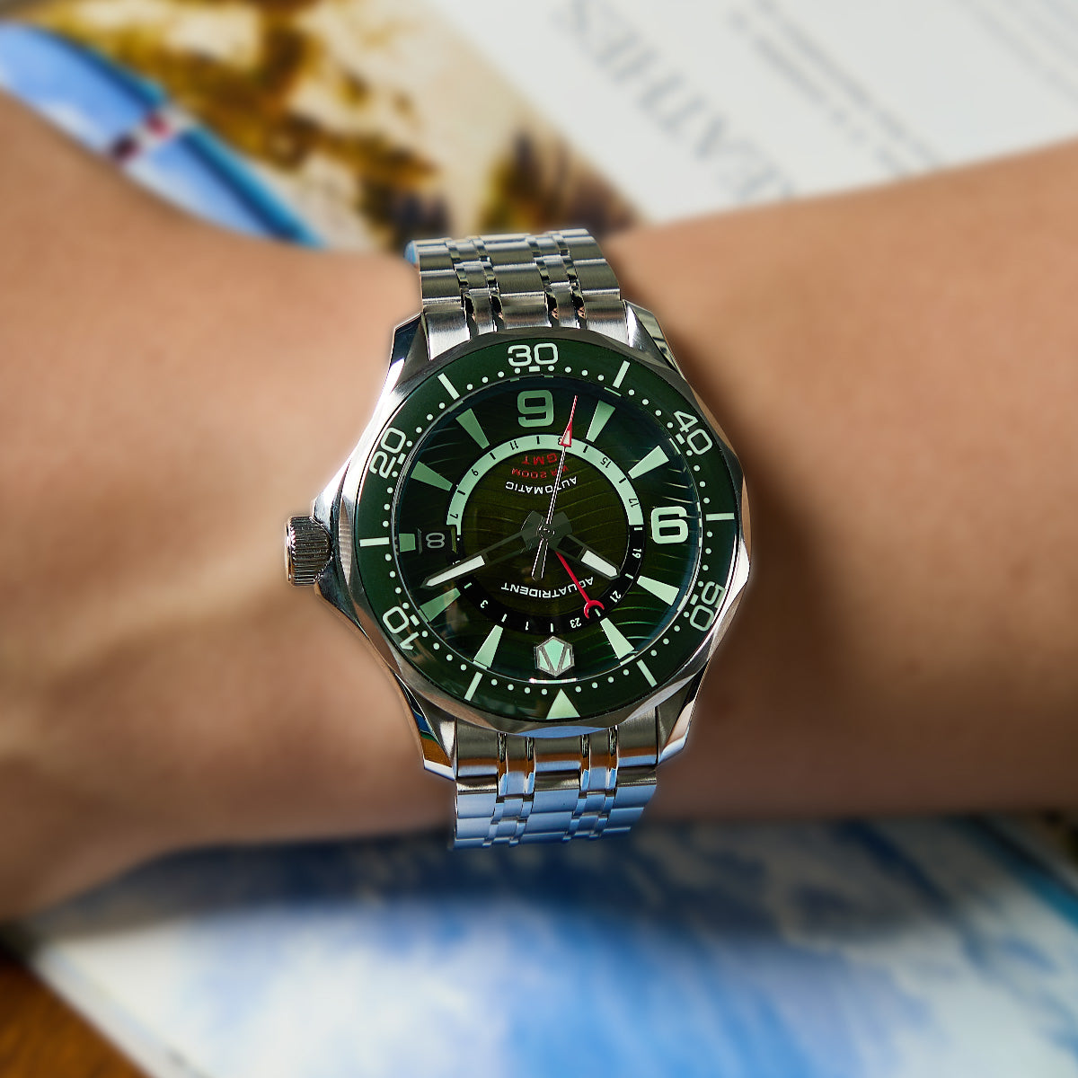 Mariner GMT Stainless Steel Watch. Semi-light gradient surface inside green Dial. AQ-24010-66