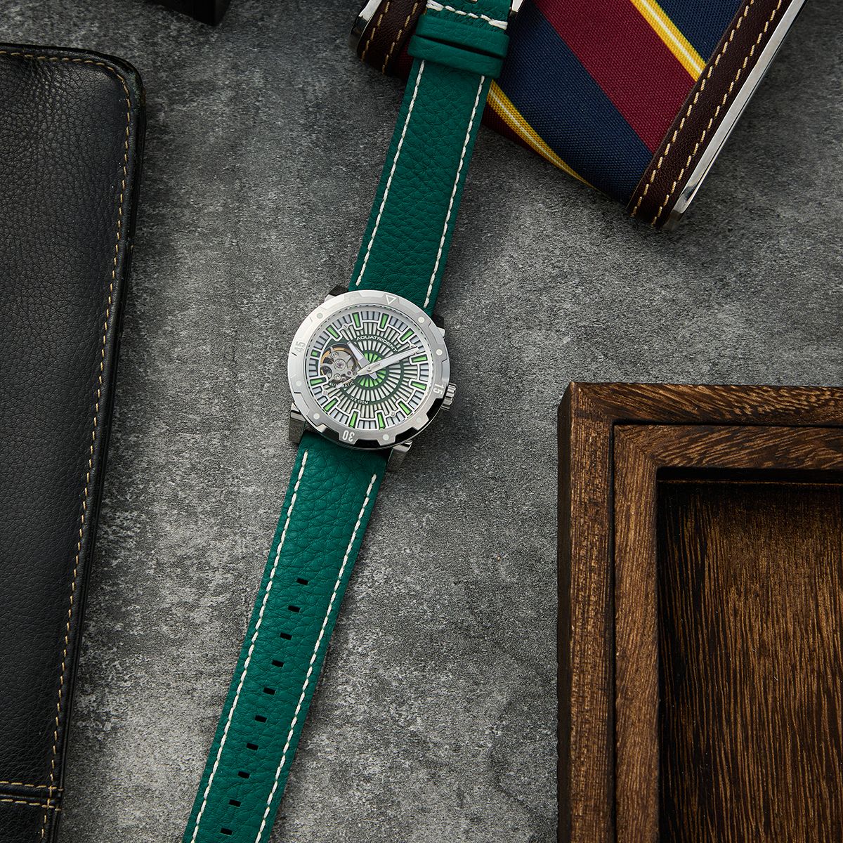 Horizon Watch. Full Lume Dial. Green Fluororubber and Green Genuine Leather Strap. 40mm. AQ-23006-05