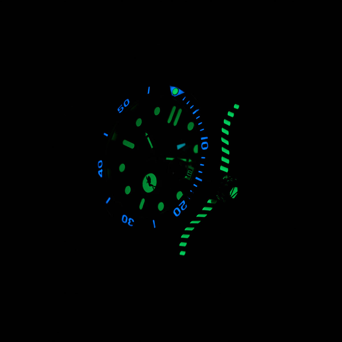 Ocean Watch. Violet Opal Dial. Black Silicon Strap. 36mm. AQ Ocean Watch. Violet Opal Dial. Black Silicon Strap. 36mm. AQ